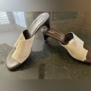 Donald J Pliner Slide on Kitten  Heels